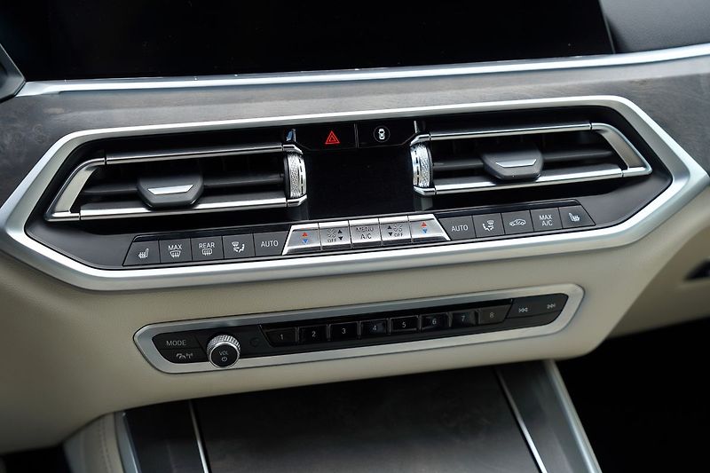 BMW X5 40d xDrive, Mpaket/21/Led/ČR - fotka 33 z 49