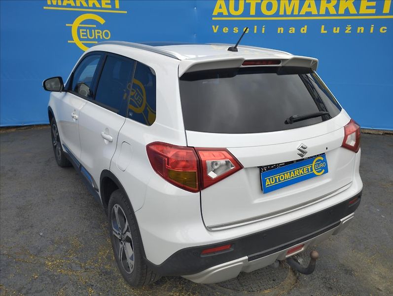 Suzuki Vitara 1,6 DDiS 88KW 4X4, KŮŽE, LED - fotka 4 z 23
