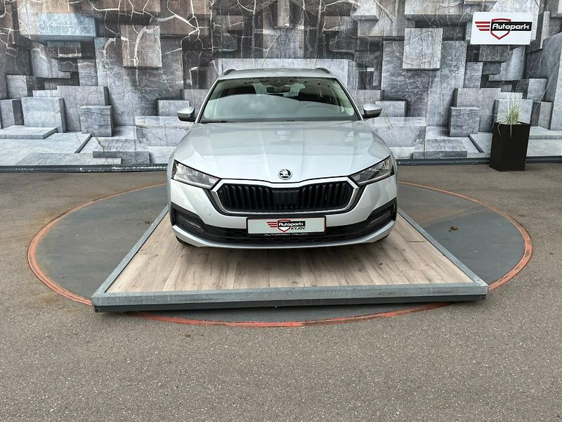Škoda Octavia (2023) 2.0TDi, 85KW, ACC, KEYLESS,DPH - fotka 2 z 24