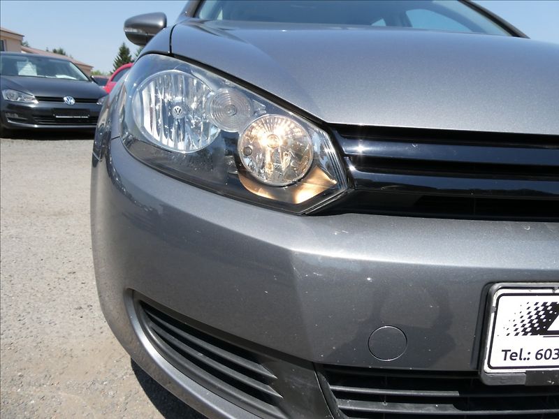 Volkswagen Golf 1,6 MPi 75kW DSG klima - fotka 5 z 40
