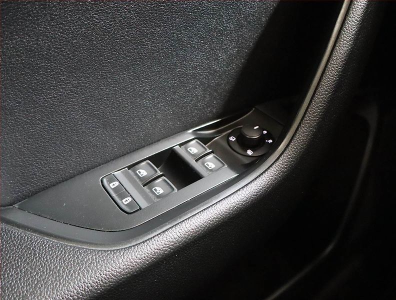 Škoda Superb (2023) Ambition 1.5 TSI - fotka 17 z 19