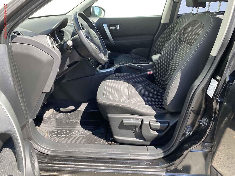Nissan Qashqai (2010) 2.0dCi 4x4, 2.maj,ČR, I-Way - fotka 9 z 16