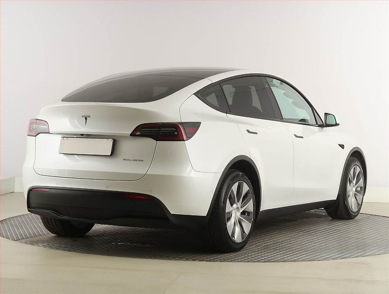 Tesla Model Y (2022) Long Range AWD 79kWh, SoH 93% - fotka 5 z 33