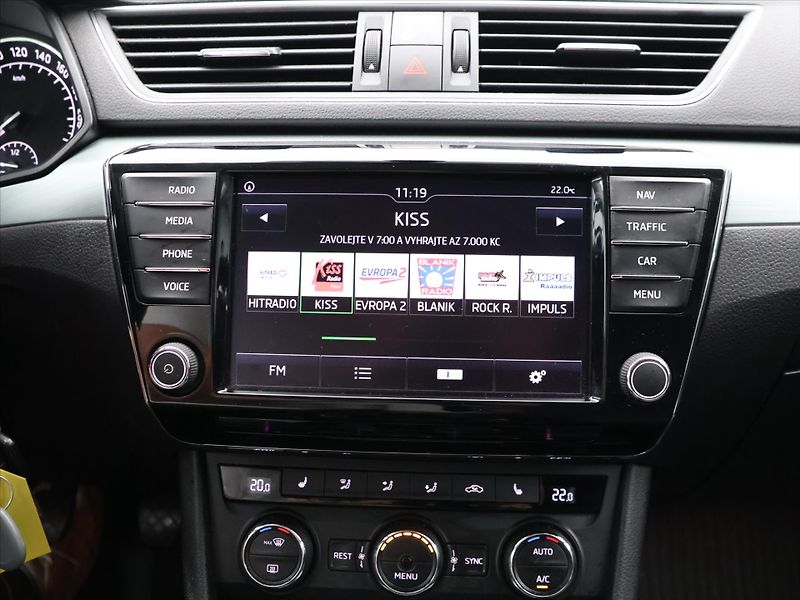Škoda Superb 2,0 TDI 110kW CZ Aut.klima Nav - fotka 20 z 31