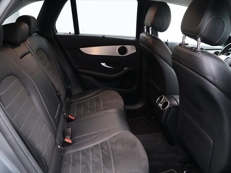Mercedes-Benz GLC 2,0 220d 143kW 4X4 LED - fotka 13 z 37