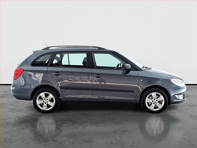 Škoda Fabia (2011) 1.2 TSI, Automat, Tempomat - fotka 6 z 14