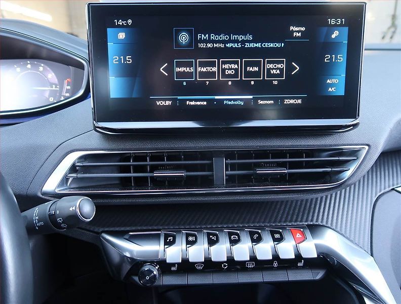 Škoda Fabia (2013) Scout 1.2 TSI, Serv.kniha - fotka 9 z 15