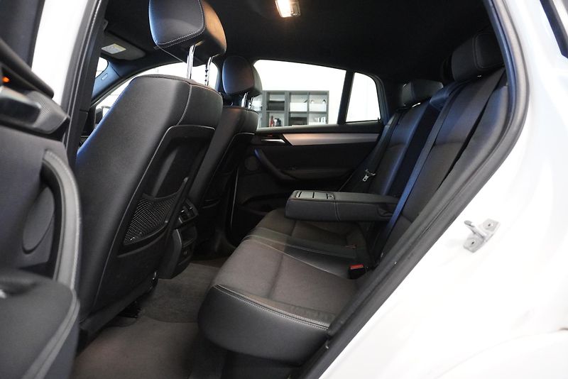 BMW X4 3.0 35D X-DRIVE M-SPORT - fotka 26 z 33
