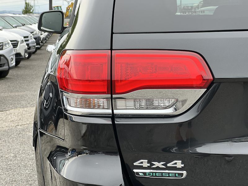 Jeep Grand Cherokee 3.0CRD SUMMIT AUTOMAT KŮŽE - fotka 45 z 47