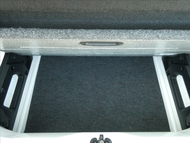 Volkswagen up! 1,0 MPi klima,serviska,2.maj. - fotka 18 z 45