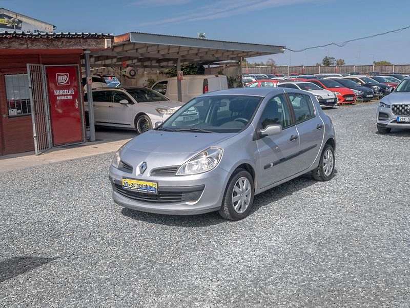 Renault Clio (2006) 1.2i 55KW - fotka 1 z 35