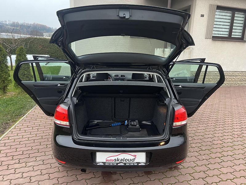 Volkswagen Golf 1.2TSI 77KW,ALU,DIGIKLIMA,ESP - fotka 27 z 41