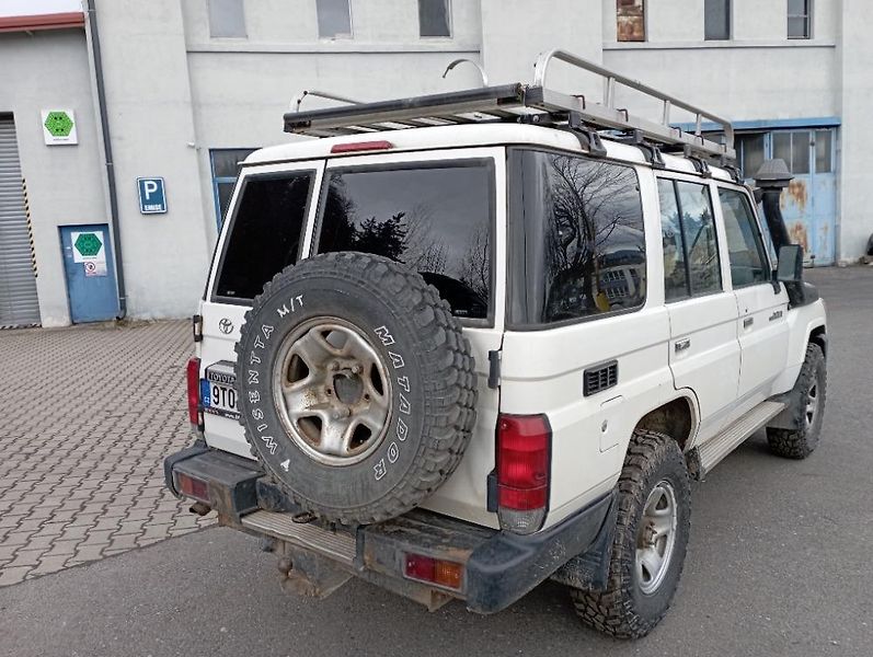 Toyota Ostatní (2009) HZJ 5 místná - fotka 11 z 31