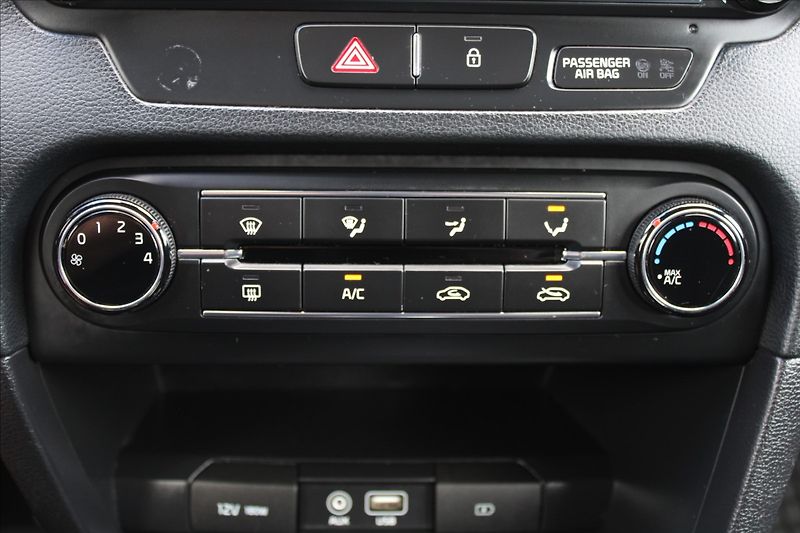 Kia Ceed 1,6 CRDi  NOVÉ V ČR,1.MAJ,DPH - fotka 13 z 25