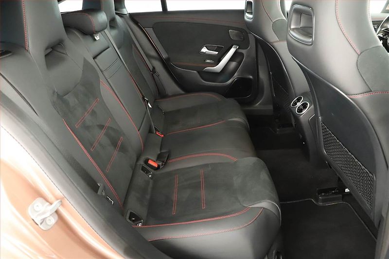 Mercedes-Benz CLA (2023) 250 e - fotka 7 z 19