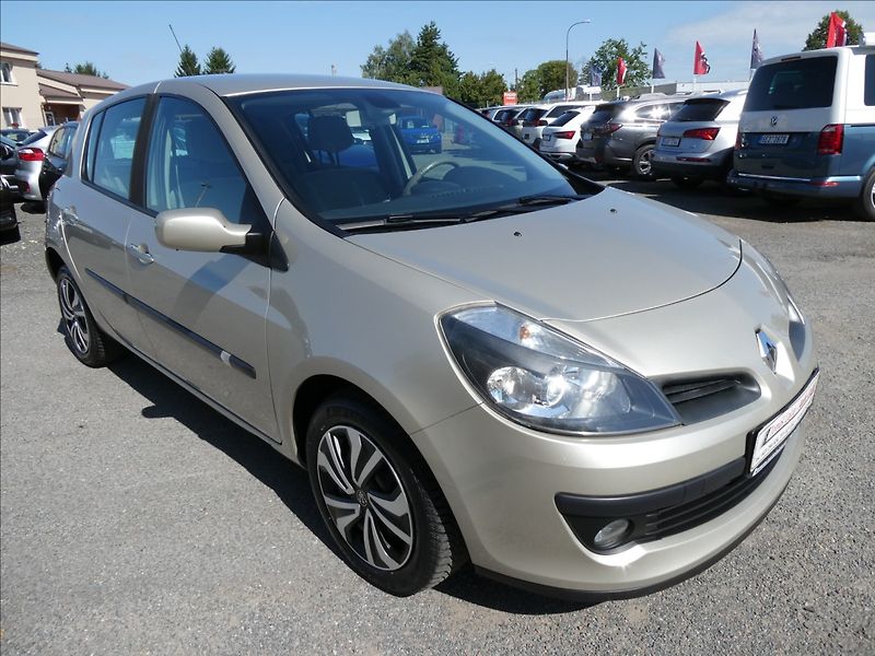 Renault Clio 1,6 i16V automat,serviska,závě - fotka 1 z 47