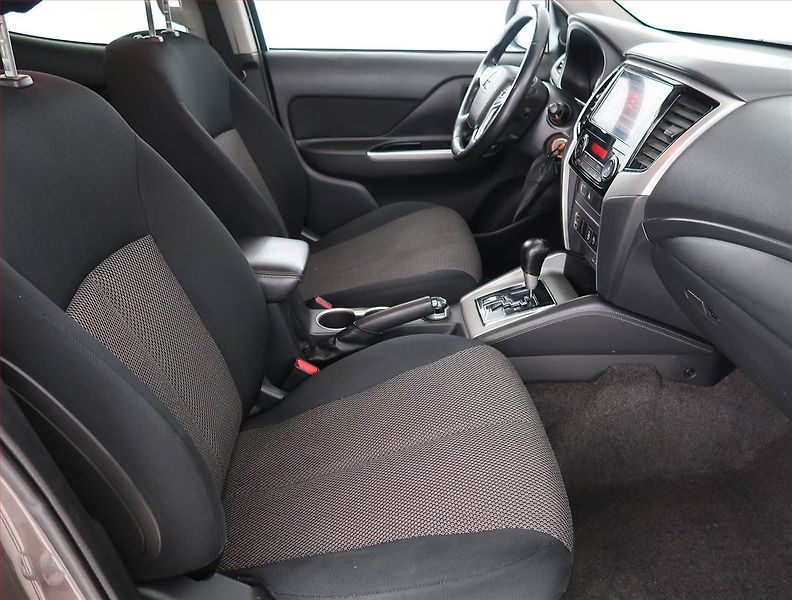 Mitsubishi L200 (2021) 2.2 DI-D - fotka 9 z 20