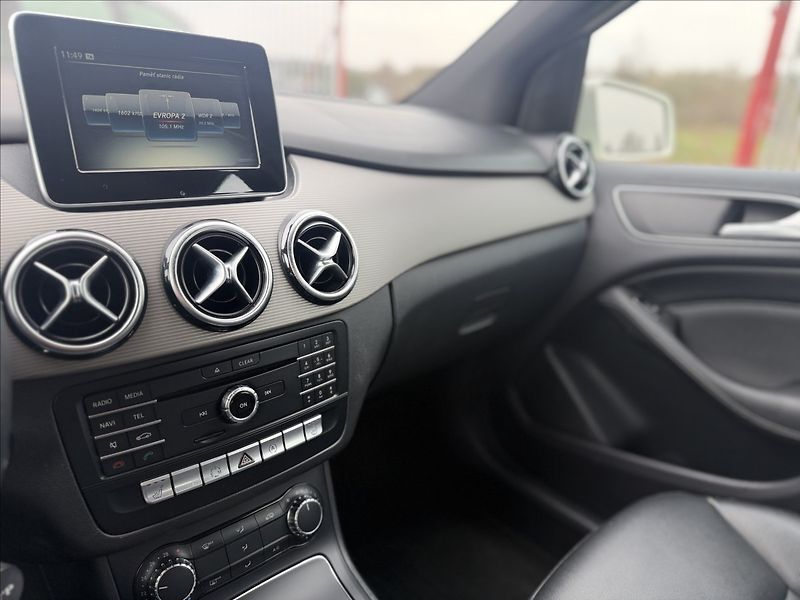 Mercedes-Benz Třídy B 180CDI NAVI AUTOMAT - fotka 12 z 29