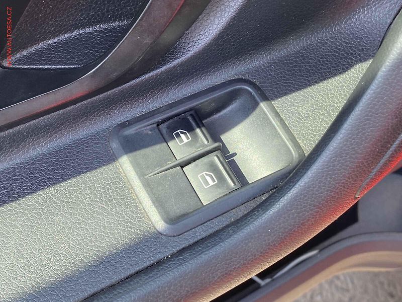 Škoda Roomster (2014) 1.2 TSi, Ambition, panor - fotka 11 z 17
