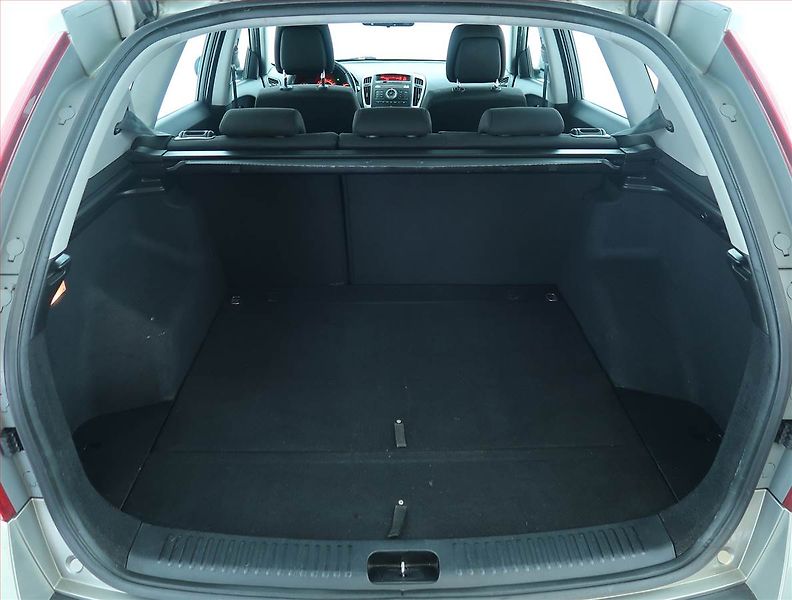 Kia Ceed (2011) 1.6 CVVT, ČR,1.maj, Serv.kniha - fotka 13 z 16