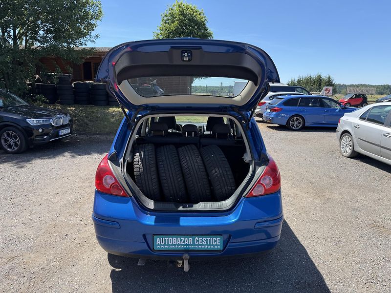 Nissan Tiida 1.8i - fotka 9 z 20