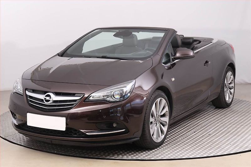 Opel Cascada (2015) 1.6 SIDI Turbo, Navi, Xenony - fotka 2 z 18