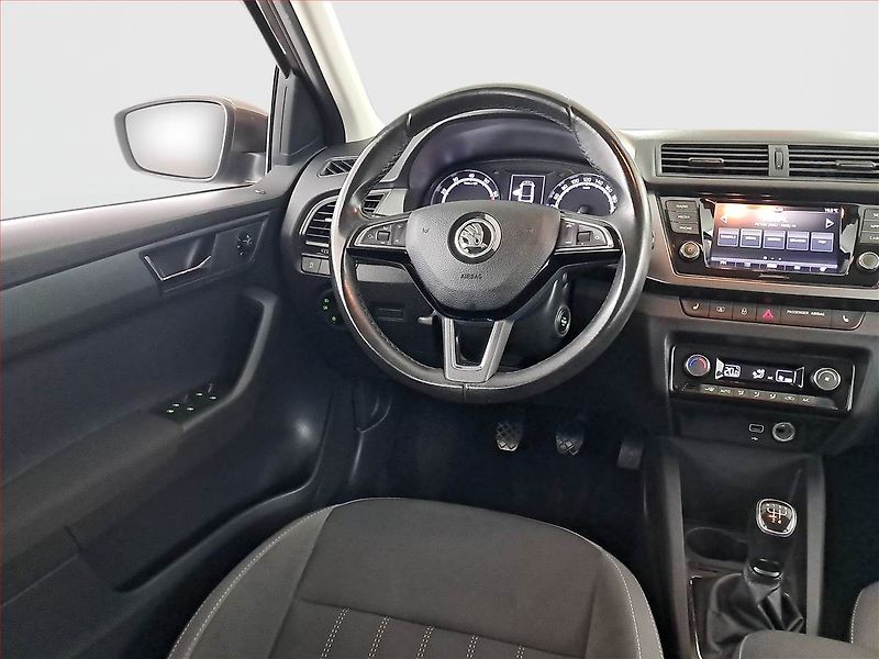 Škoda Fabia (2019) Style 1.0 TSI, Park. senzory - fotka 7 z 19