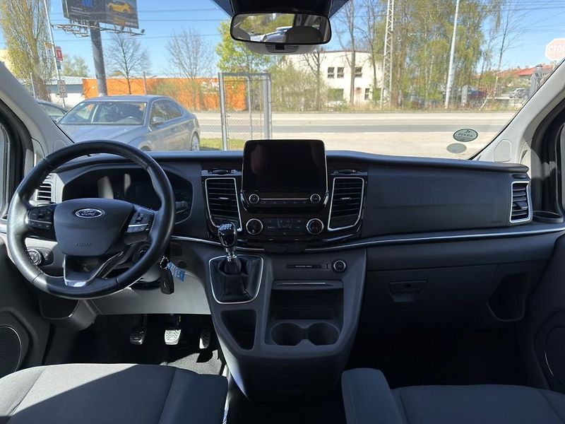 Ford Tourneo Custom 2.0 TDCi 96 kW 8 míst - fotka 8 z 23