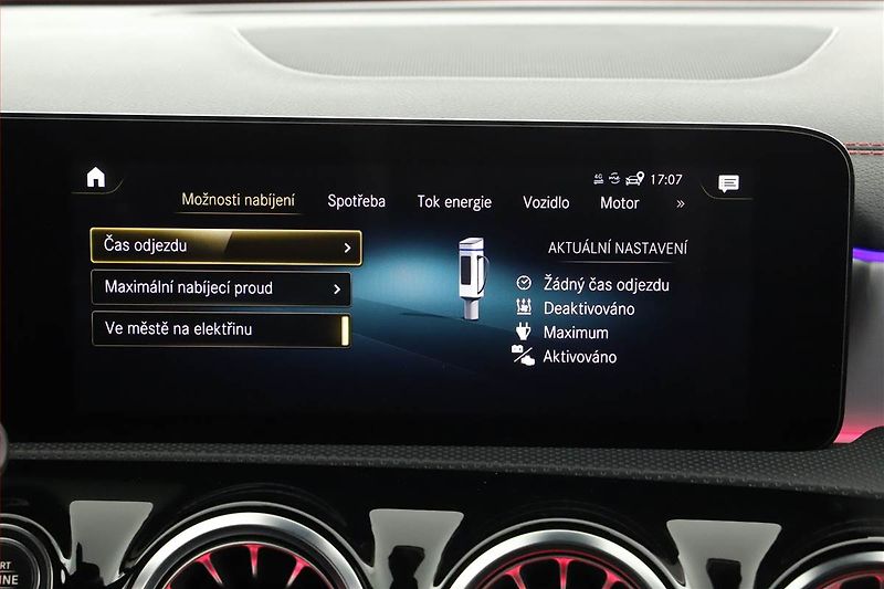 Mercedes-Benz CLA (2023) AMG Paket 250 e - fotka 19 z 29