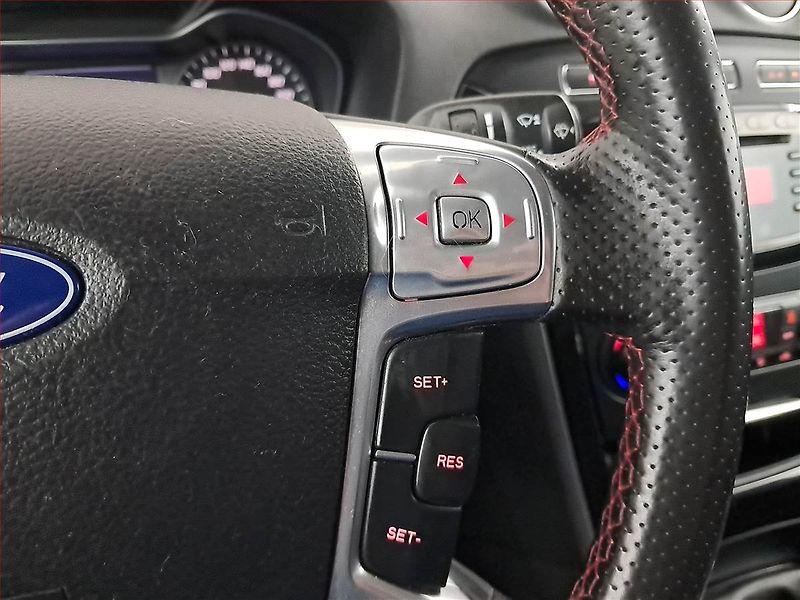 Ford Mondeo (2011) 2.2 TDCi, Xenony, Tempomat - fotka 15 z 18