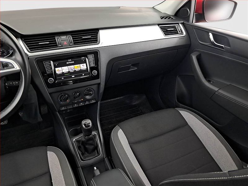 Škoda Rapid (2017) Ambition 1.2 TSI, Serv.kniha - fotka 8 z 15
