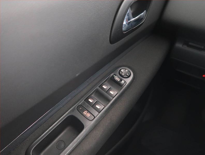 Peugeot 5008 (2010) 2.0 HDI, Tempomat - fotka 14 z 14