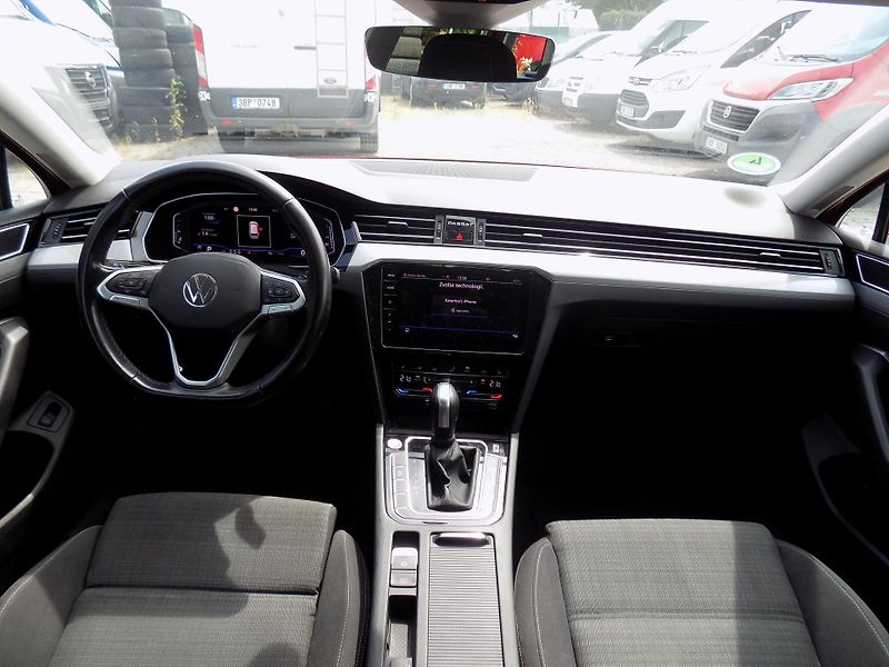 Volkswagen Passat 2,0 TDI 110 KW DSG VÝHŘEV LED - fotka 27 z 43