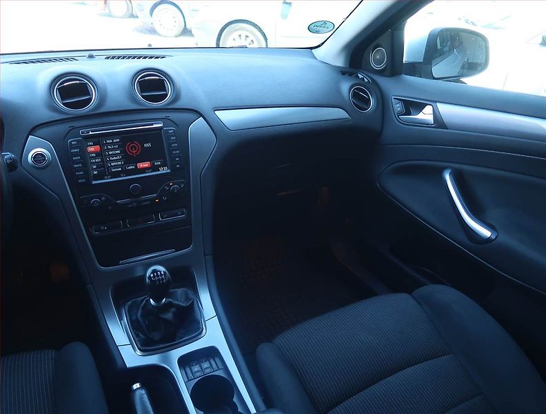 Ford Mondeo (2014) 2.0 TDCi, Tempomat - fotka 8 z 19