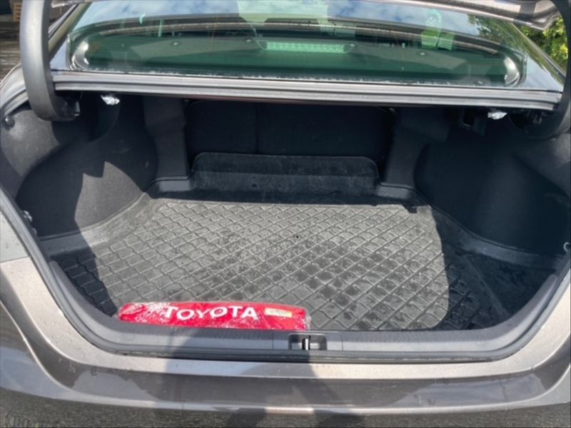Toyota Camry 2,5 Hybrid Prestige AT - fotka 6 z 11