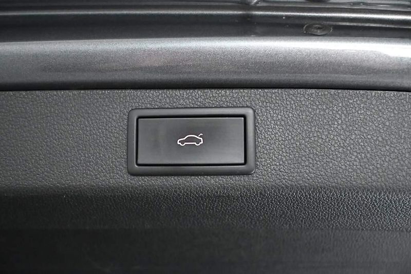 Škoda Superb (2023) 2.0 DSG Matrix LED STYLE ACC V - fotka 25 z 36