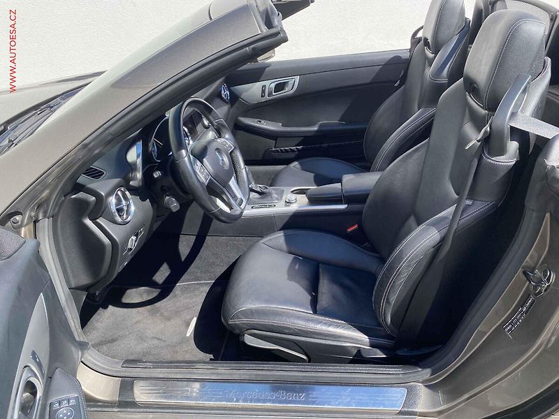 Mercedes-Benz SLK (2012) 1.8 SLK200, AT, kůže, navi - fotka 9 z 15