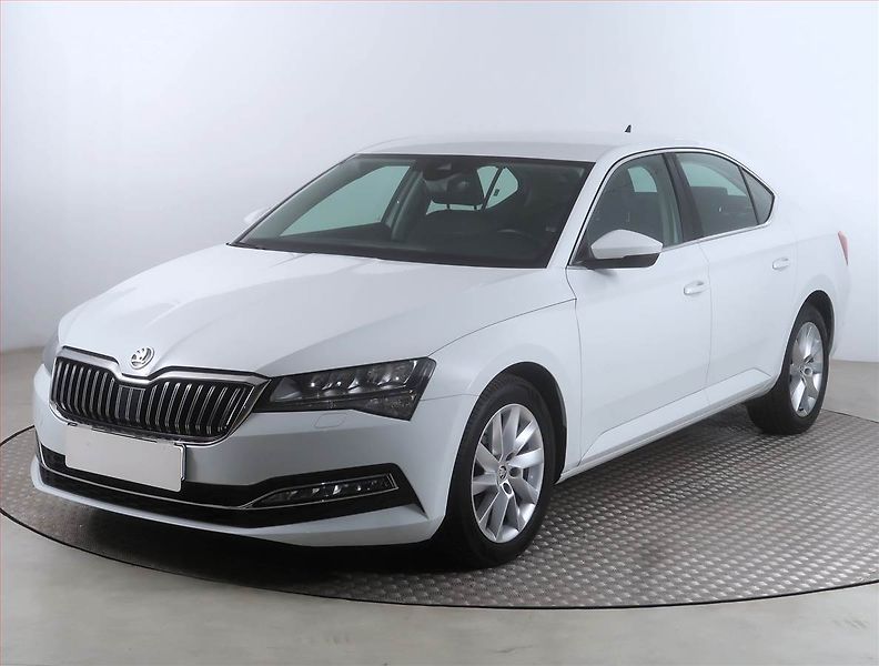 Škoda Superb (2023) Style 2.0 TDI - fotka 2 z 17