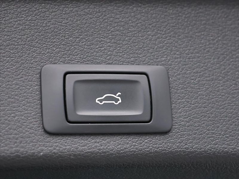 Audi A4 Avant 2,0 TDI 110kW Stronic LE - fotka 11 z 40
