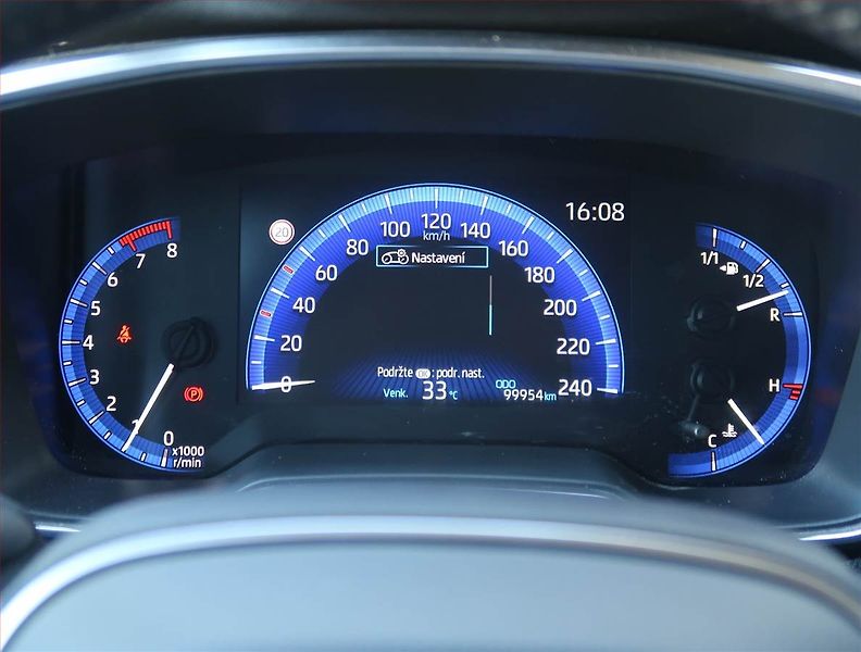 Toyota Corolla (2023) Comfort 1.5 VVT-i, ČR,1.maj - fotka 11 z 18