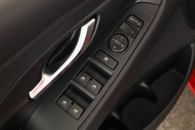 Hyundai i30 (2021) Smart 1.5 T-GDI MHEV, ČR,1.maj - fotka 11 z 14