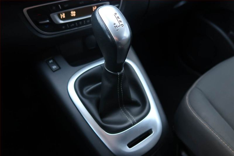 Renault Grand Scénic (2015) 1.5 dCi, Automat, Navi - fotka 13 z 21