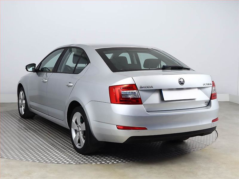 Škoda Octavia (2013) Elegance 1.6 TDI, Serv.kniha - fotka 4 z 16