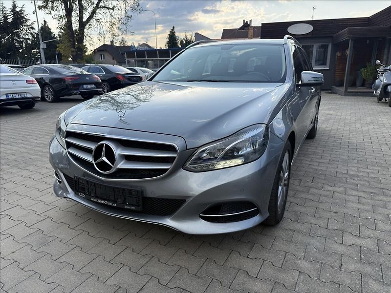 Mercedes-Benz Třídy E E 300de Hybrid Vzduch - fotka 3 z 17