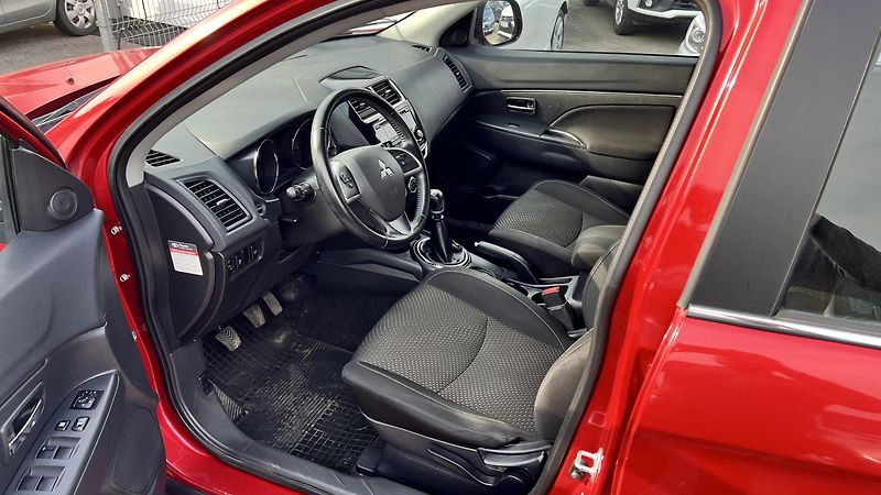 Mitsubishi ASX 1,8Di-D INVITE+ 4x4 6M/T - fotka 6 z 12