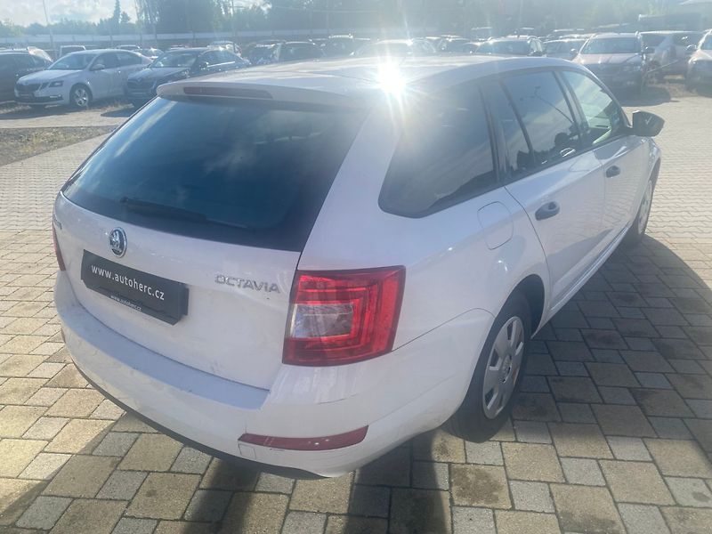 Škoda Octavia (2015) III Kombi 1.6 TDi - fotka 4 z 25