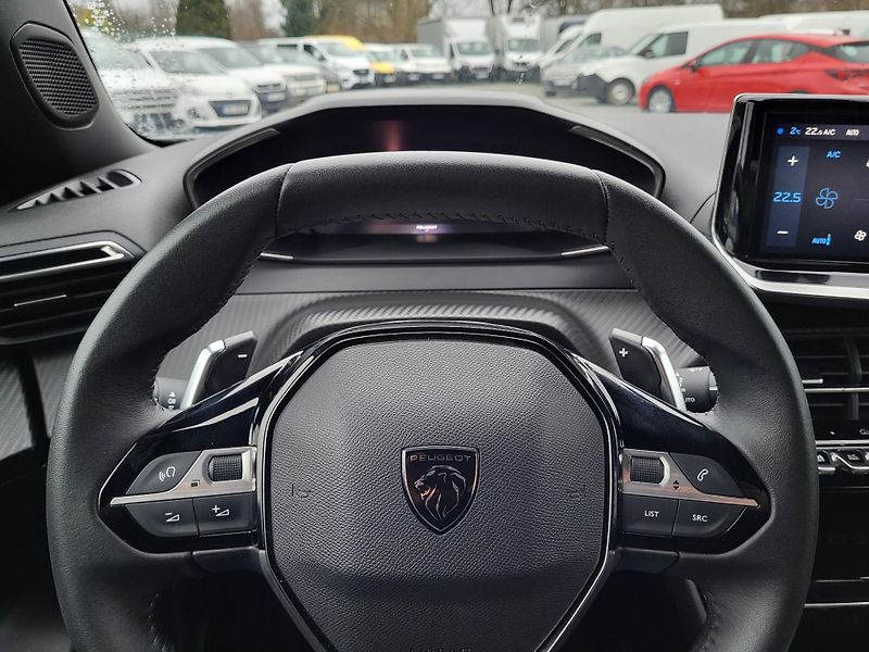 Peugeot 2008 1.2 PureTech 130k AUTOMAT - fotka 10 z 45