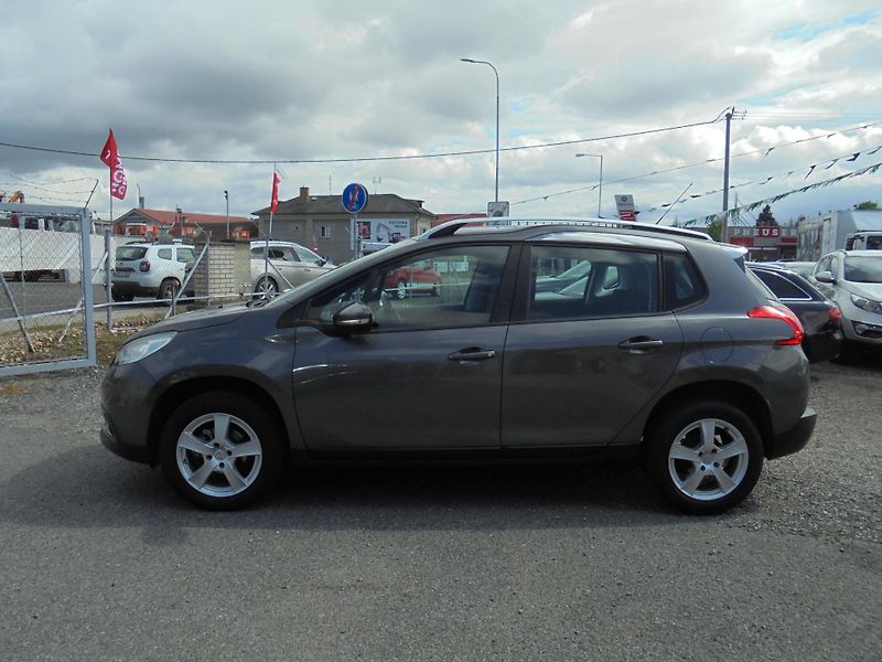 Peugeot 2008 (2015) 1.2 VTI-ČR-1.MAJITEL-SERVISKA - fotka 4 z 13