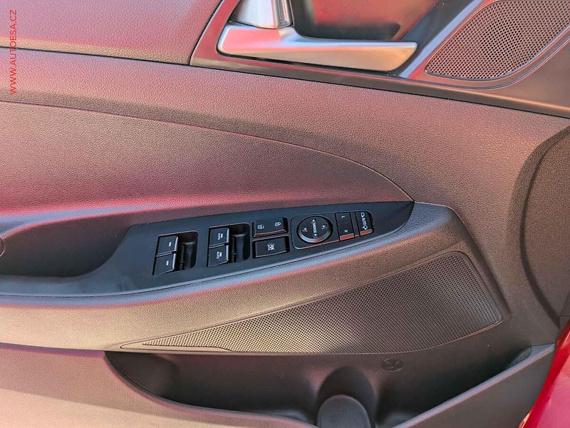 Hyundai Tucson (2020) 1.6 GDi, 1.maj,ČR, servis - fotka 12 z 17