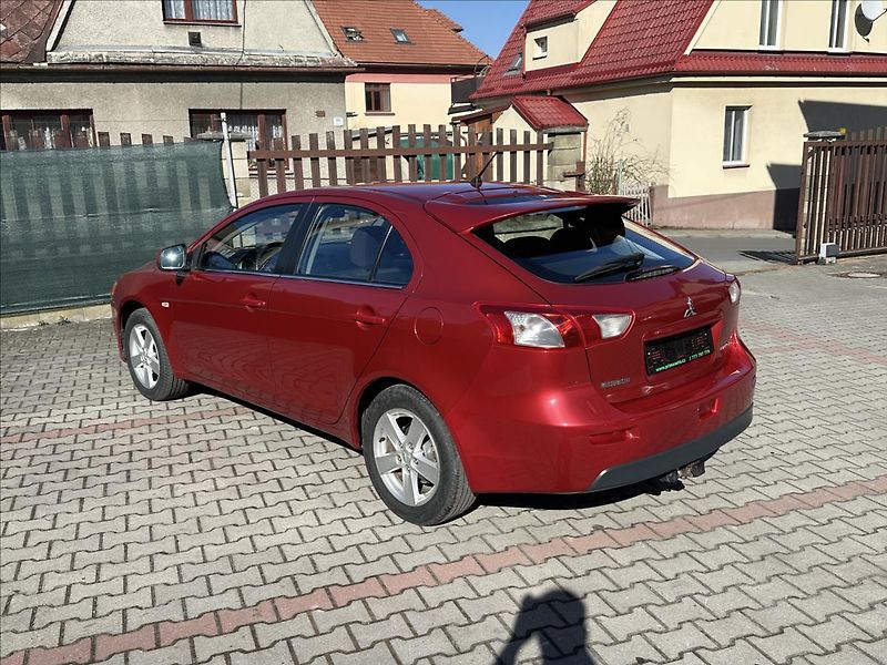 Mitsubishi Lancer 1,8 - fotka 7 z 20